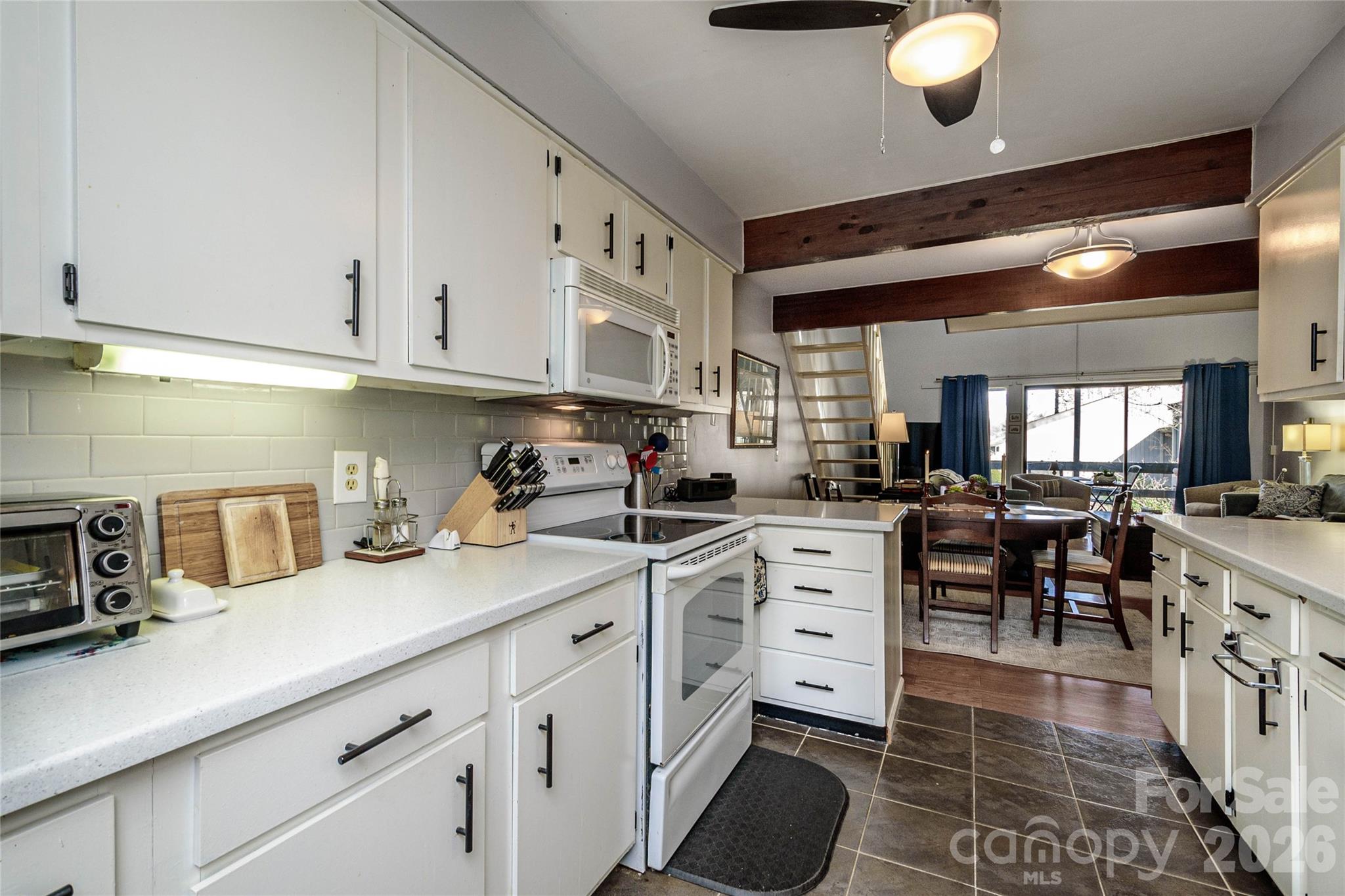 8 Lakemoor Lane Hendersonville NC 28739