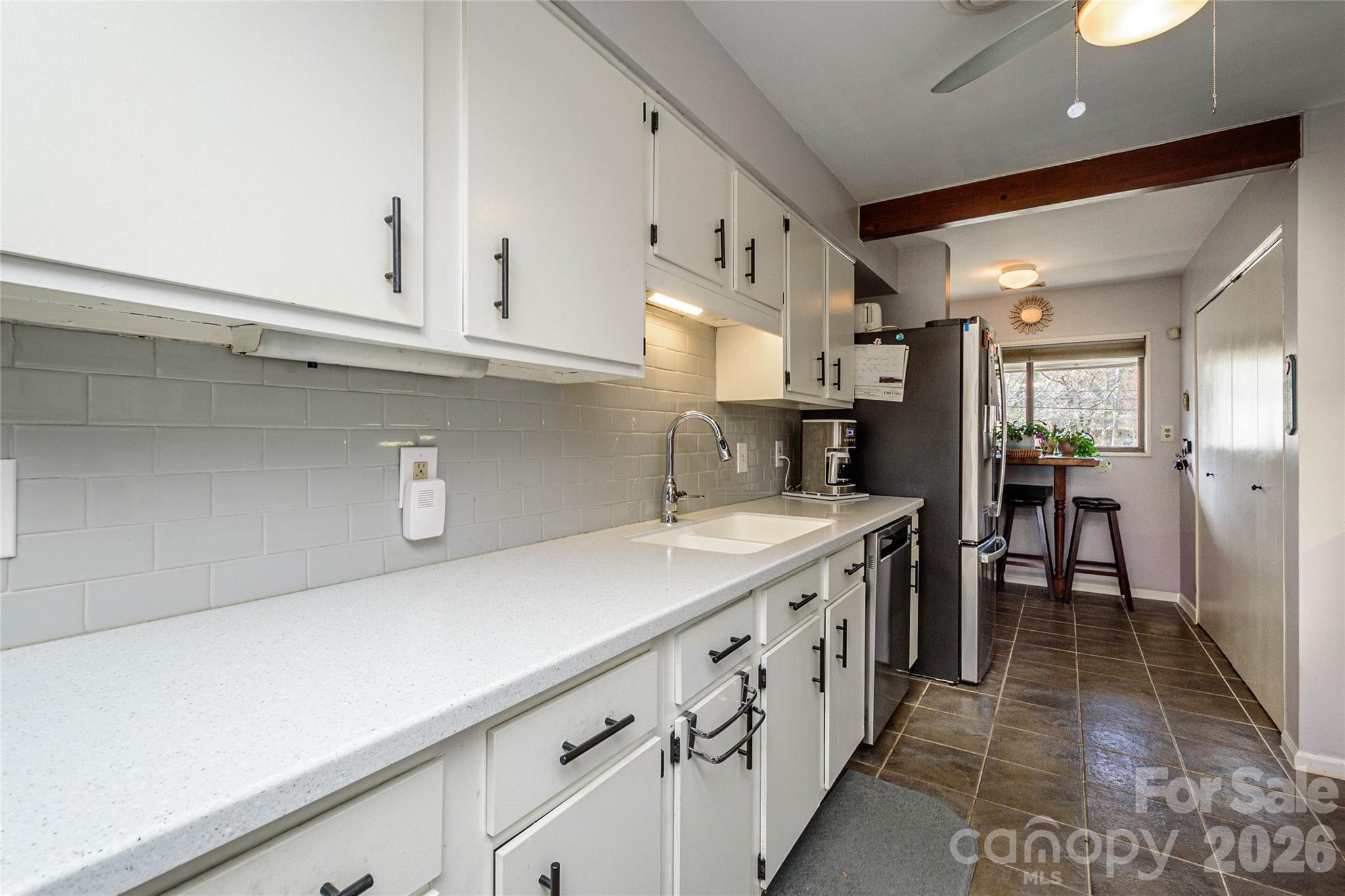 8 Lakemoor Lane Hendersonville NC 28739