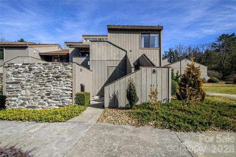 8 Lakemoor Lane Hendersonville NC 28739