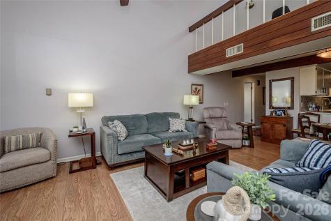 8 Lakemoor Lane Hendersonville NC 28739