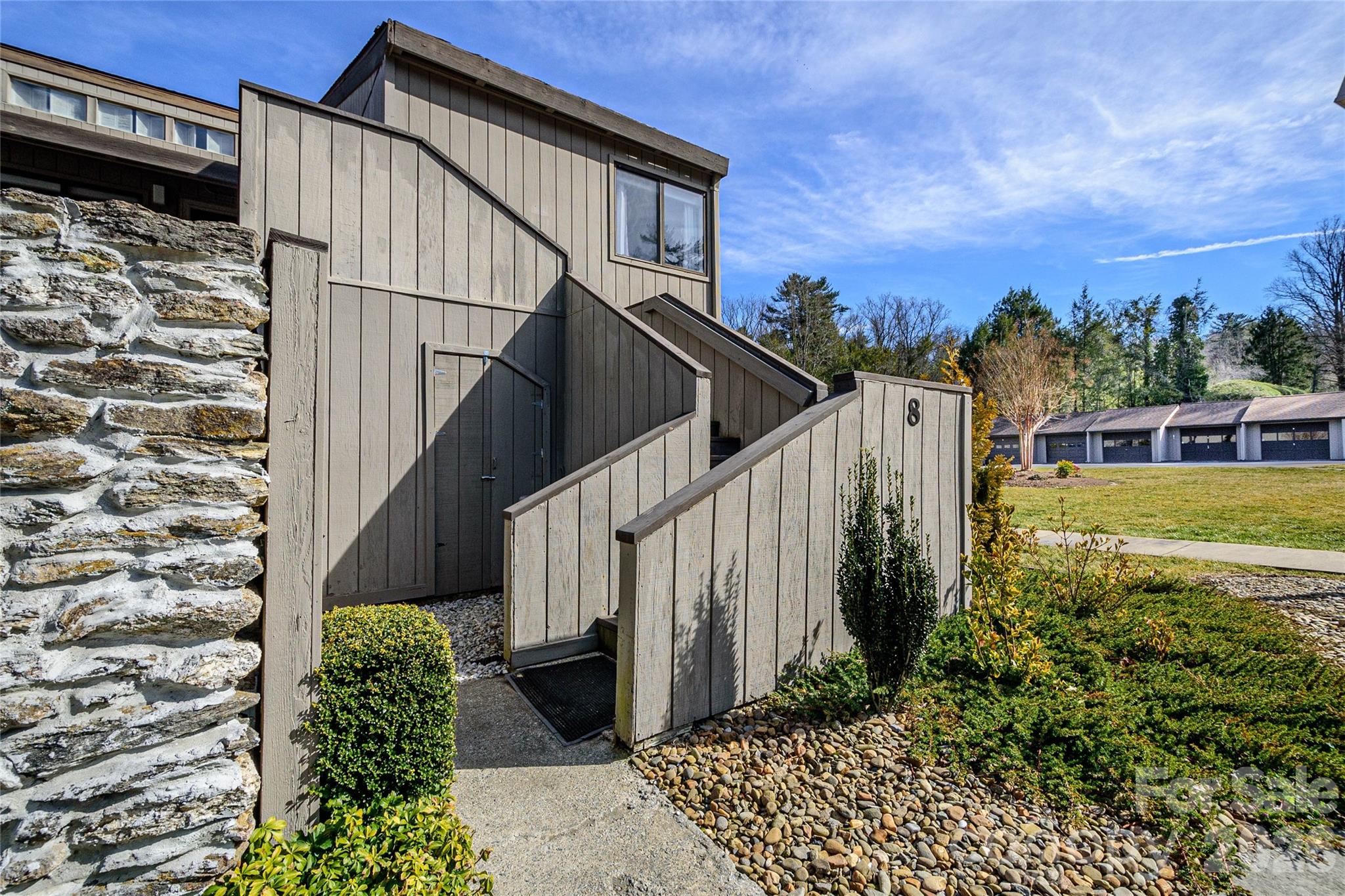 8 Lakemoor Lane Hendersonville NC 28739