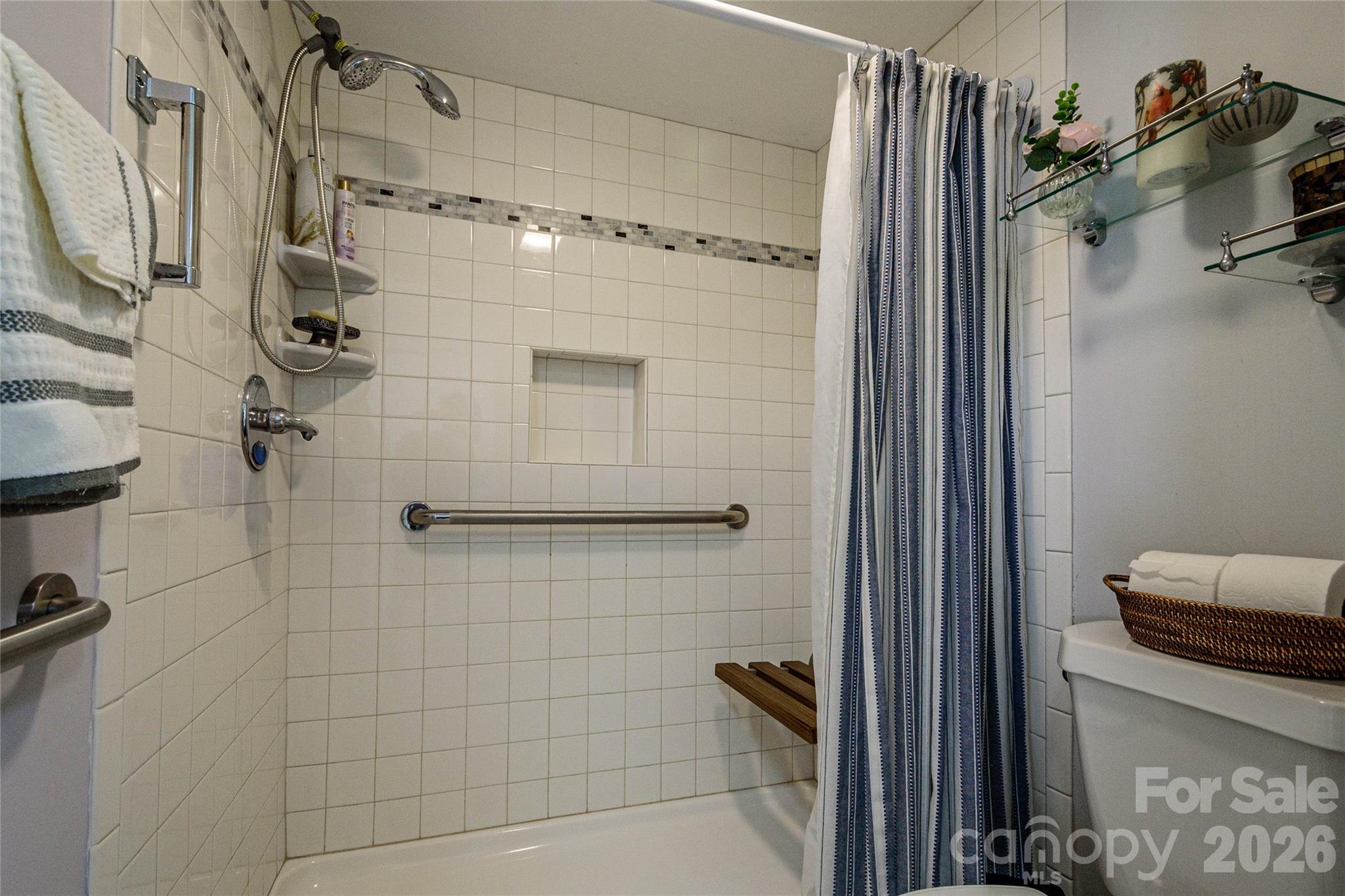8 Lakemoor Lane Hendersonville NC 28739