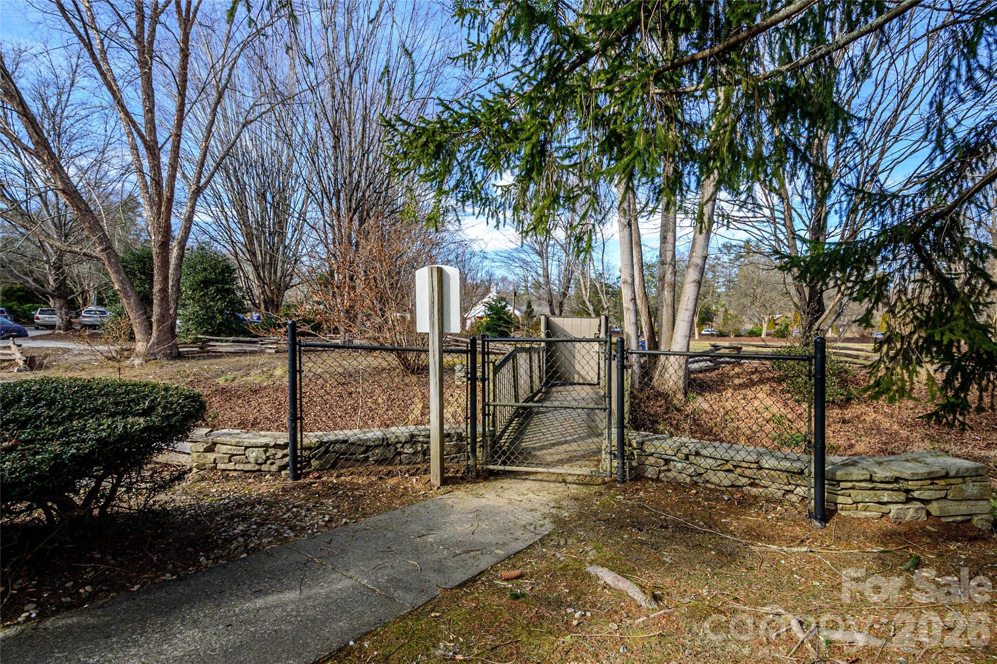 8 Lakemoor Lane Hendersonville NC 28739