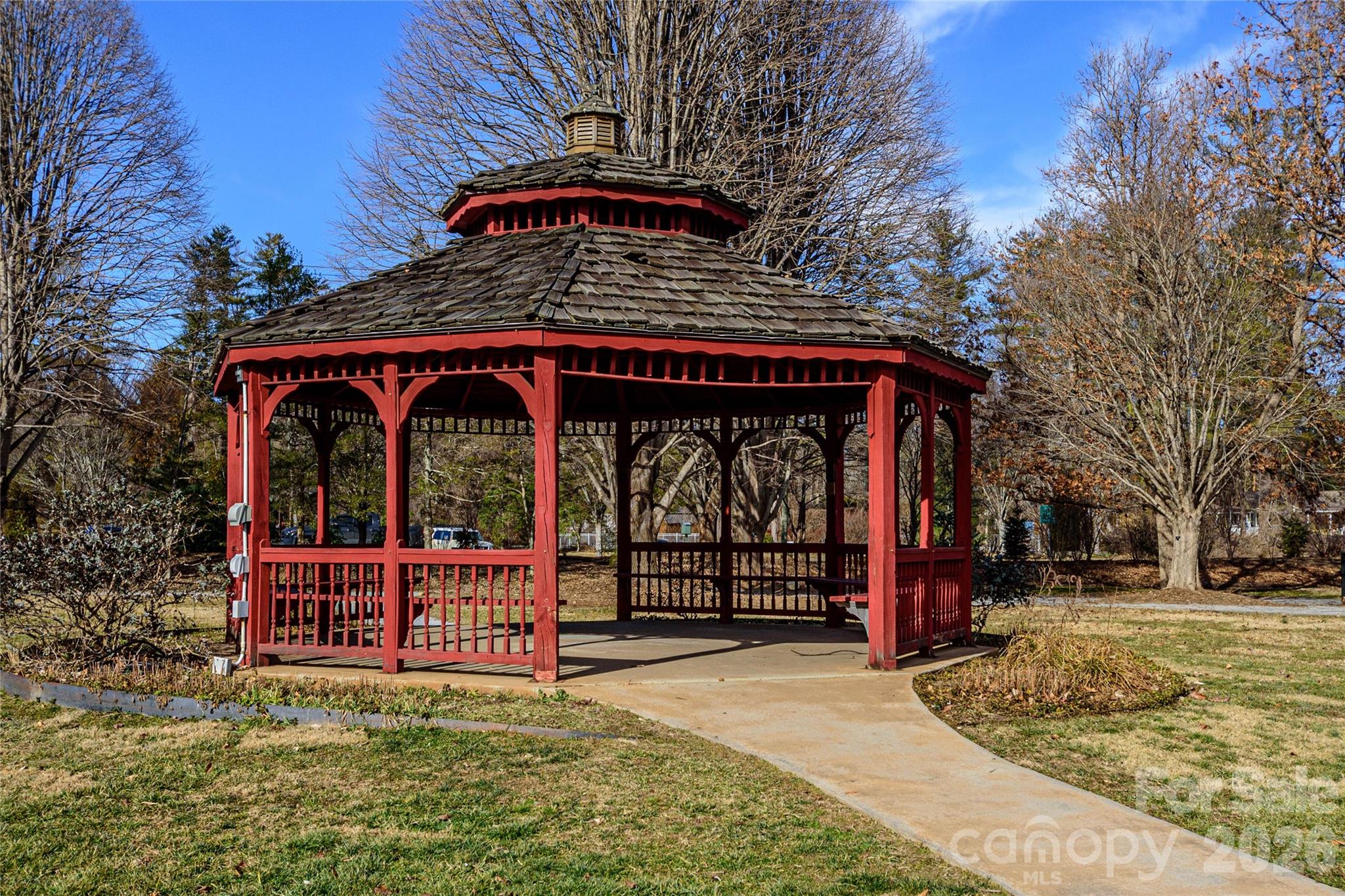 8 Lakemoor Lane Hendersonville NC 28739
