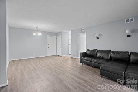 427 6th Avenue W Hendersonville NC 28739