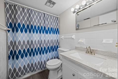 427 6th Avenue W Hendersonville NC 28739