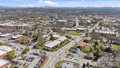 427 6th Avenue W Hendersonville NC 28739