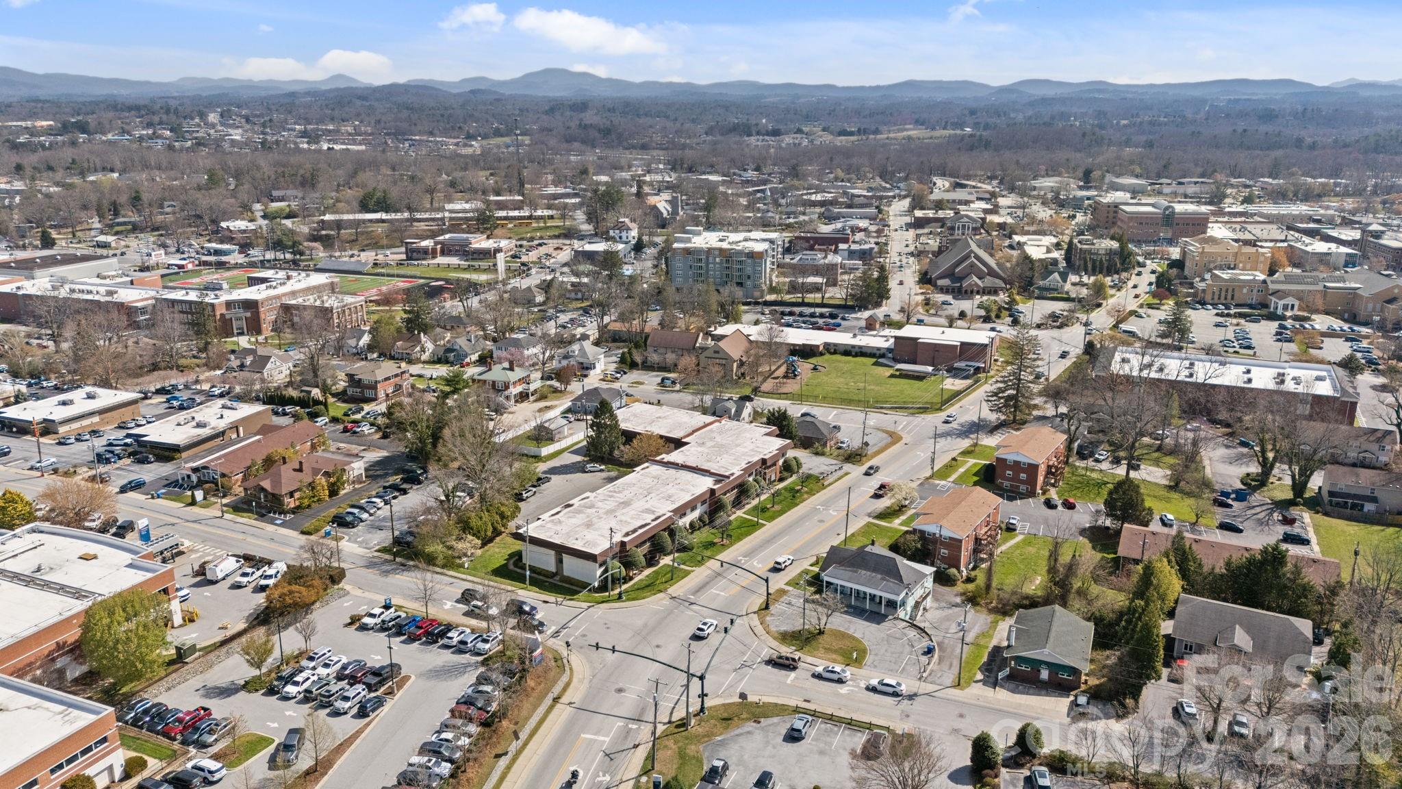 427 6th Avenue W Hendersonville NC 28739
