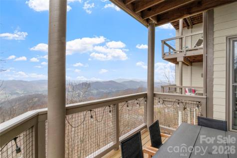 30 Club Villa Court Burnsville NC 28714