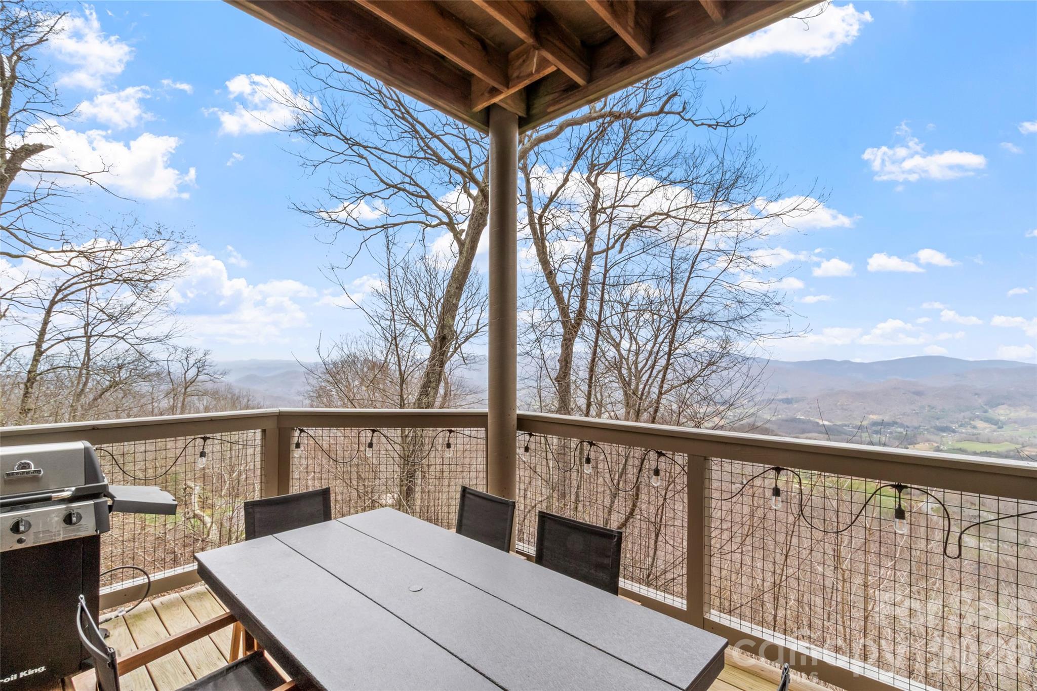30 Club Villa Court Burnsville NC 28714