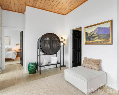 30 Club Villa Court Burnsville NC 28714