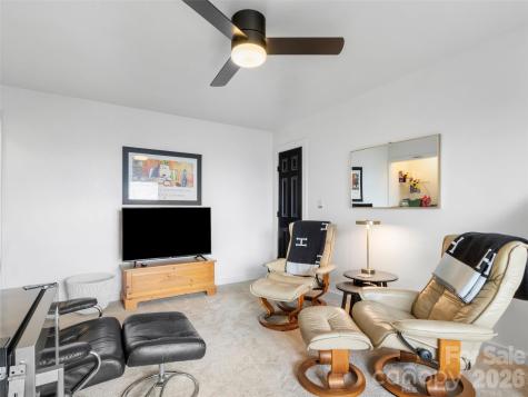 30 Club Villa Court Burnsville NC 28714