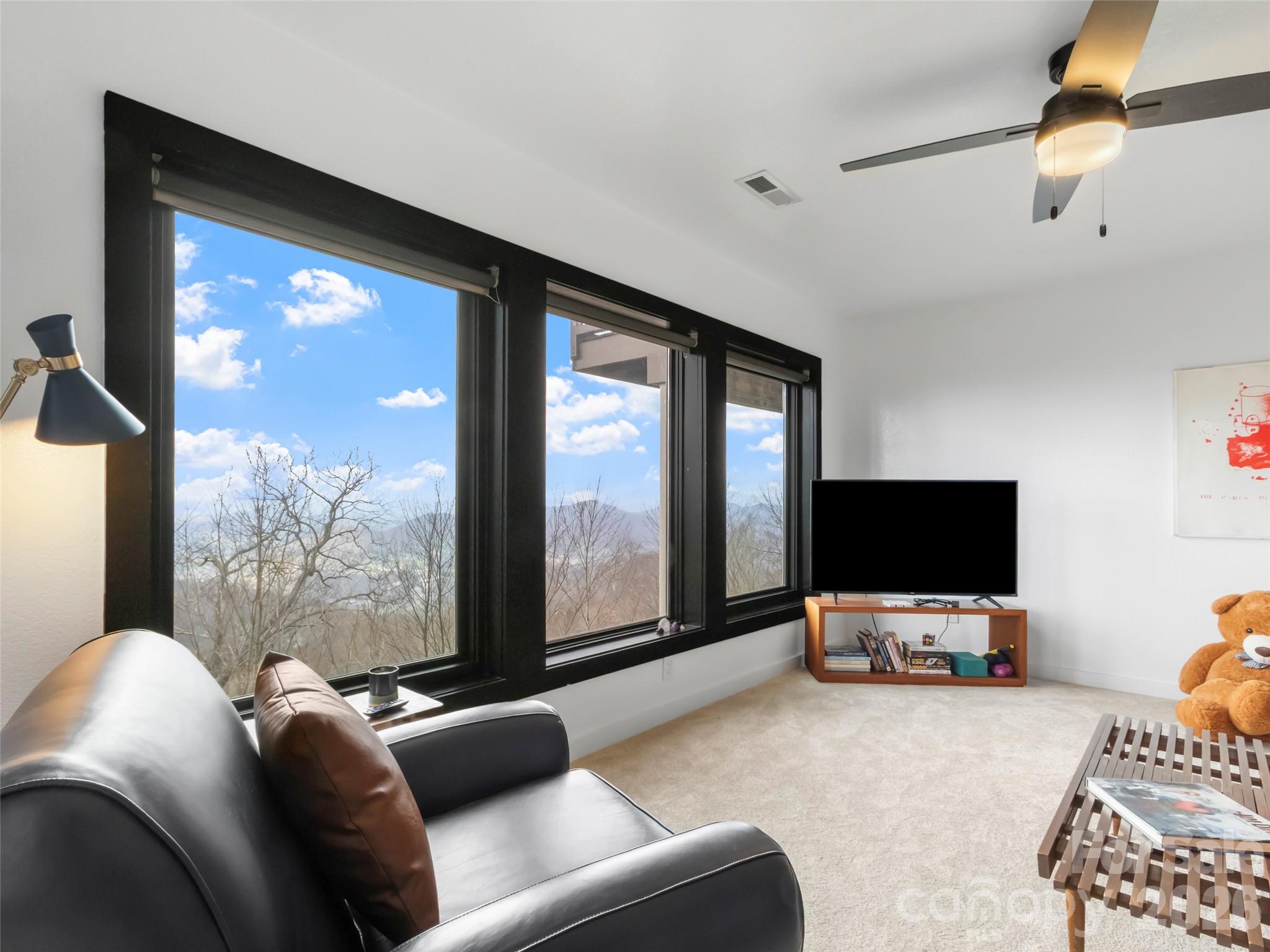 30 Club Villa Court Burnsville NC 28714