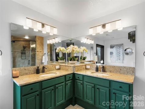 30 Club Villa Court Burnsville NC 28714