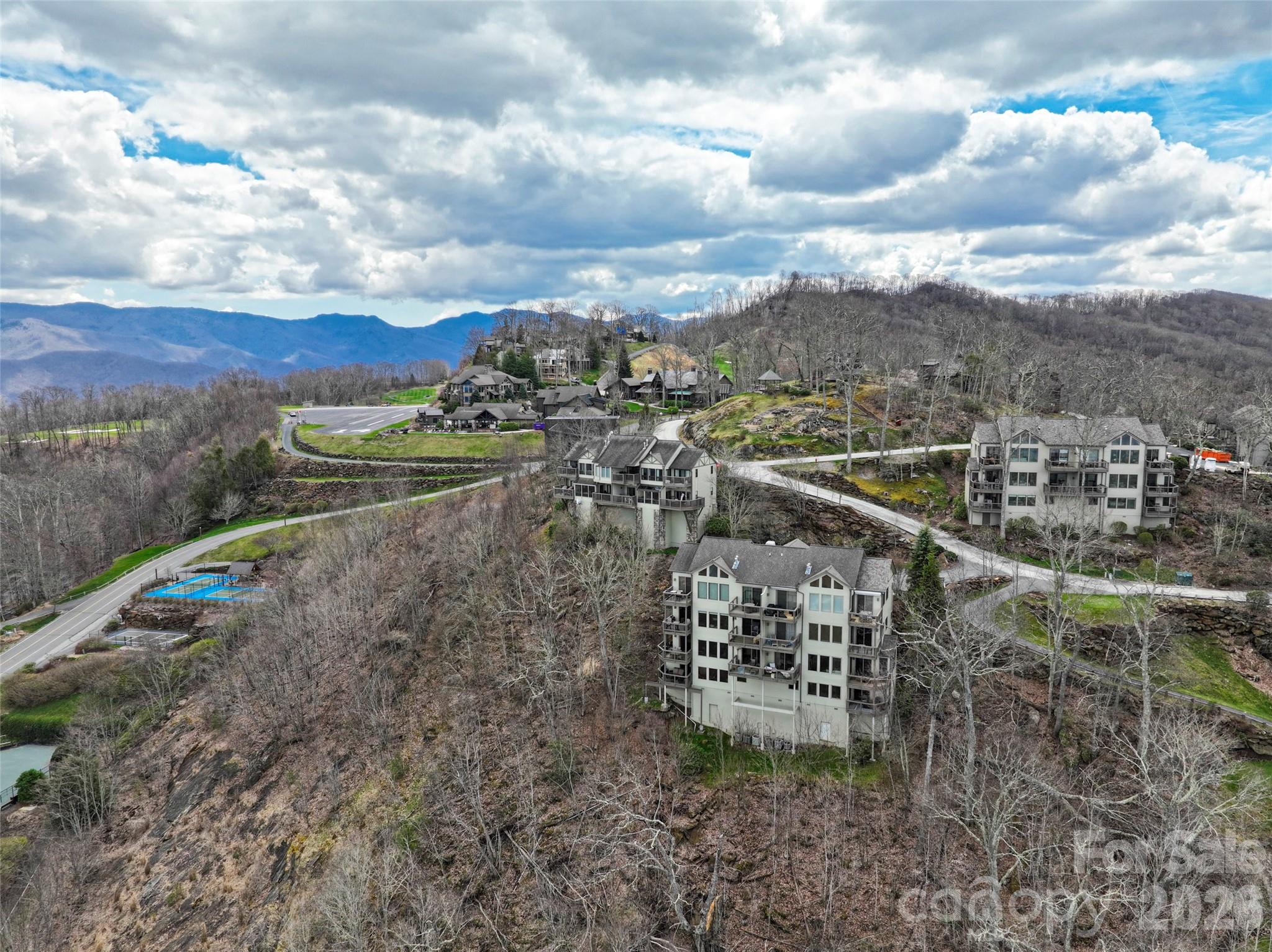 30 Club Villa Court Burnsville NC 28714