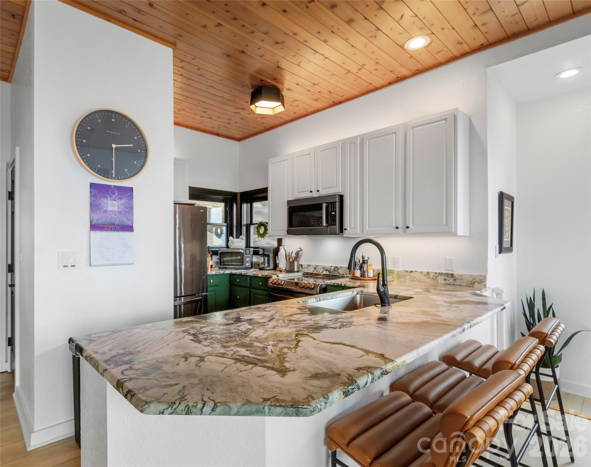 30 Club Villa Court Burnsville NC 28714