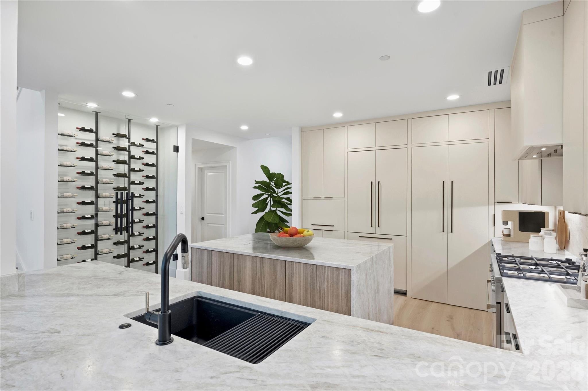 435 S Tryon Street Charlotte NC 28202