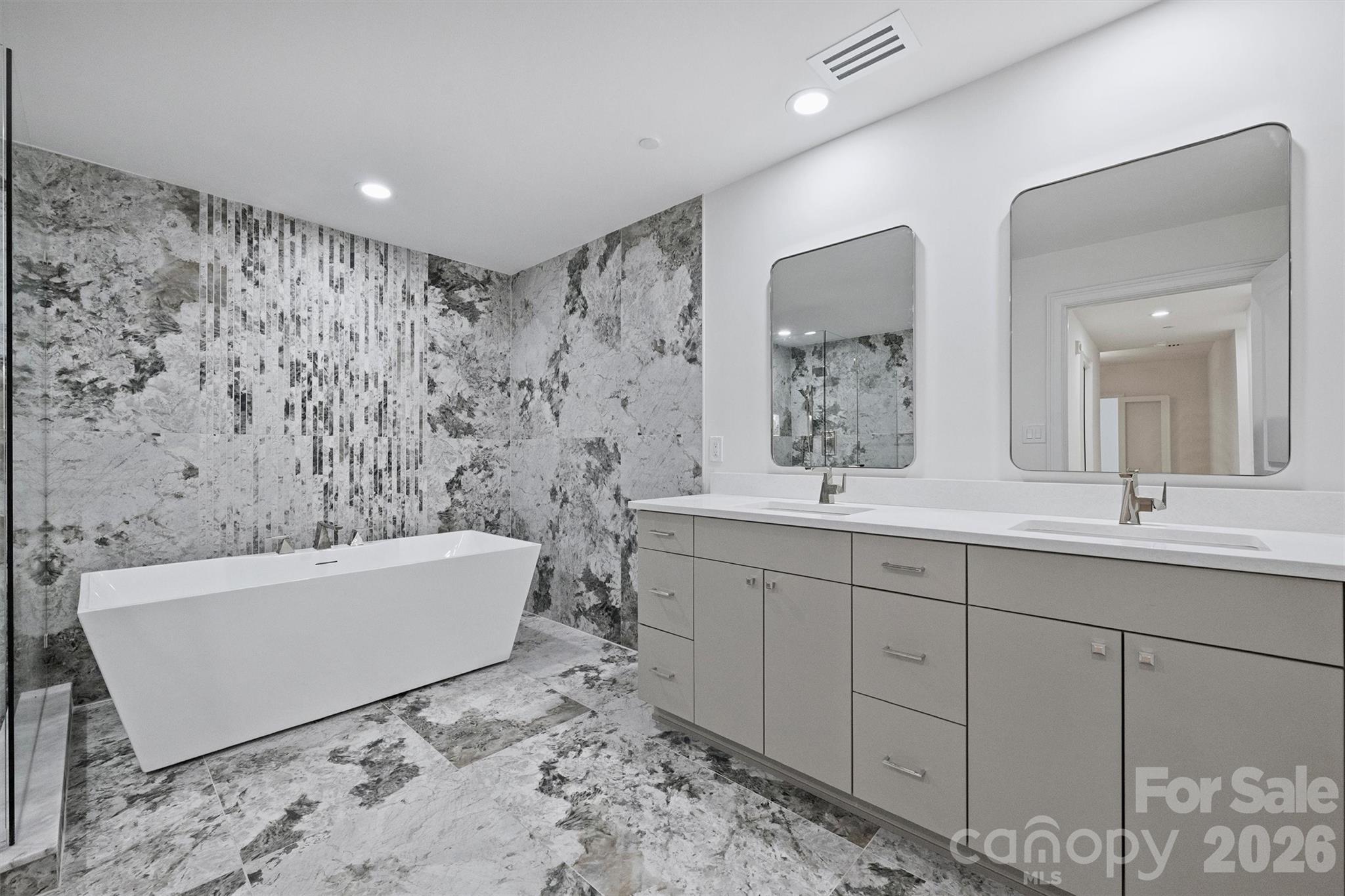 435 S Tryon Street Charlotte NC 28202