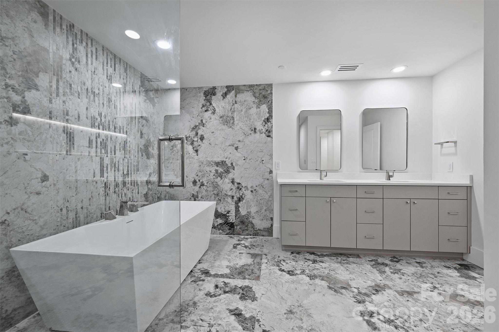 435 S Tryon Street Charlotte NC 28202