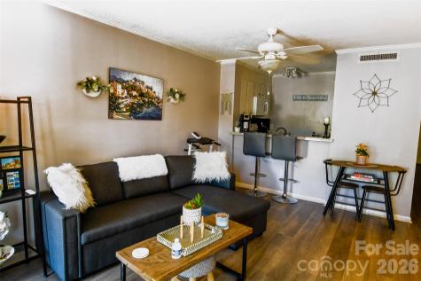 1046 Surry Lane Gastonia NC 28054