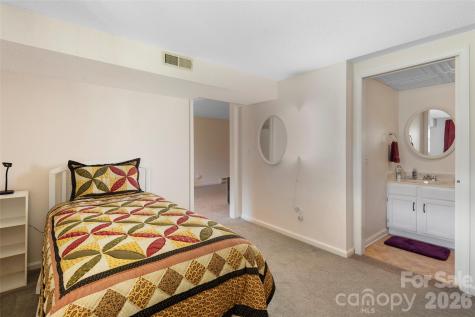 116 Lakeview Court Brevard NC 28712