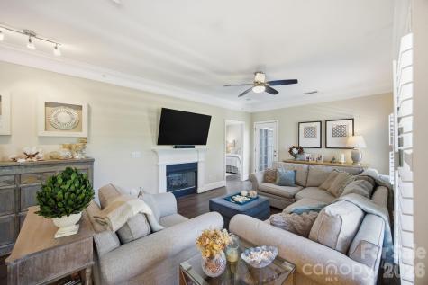 8942 Rosalyn Glen Road Cornelius NC 28031