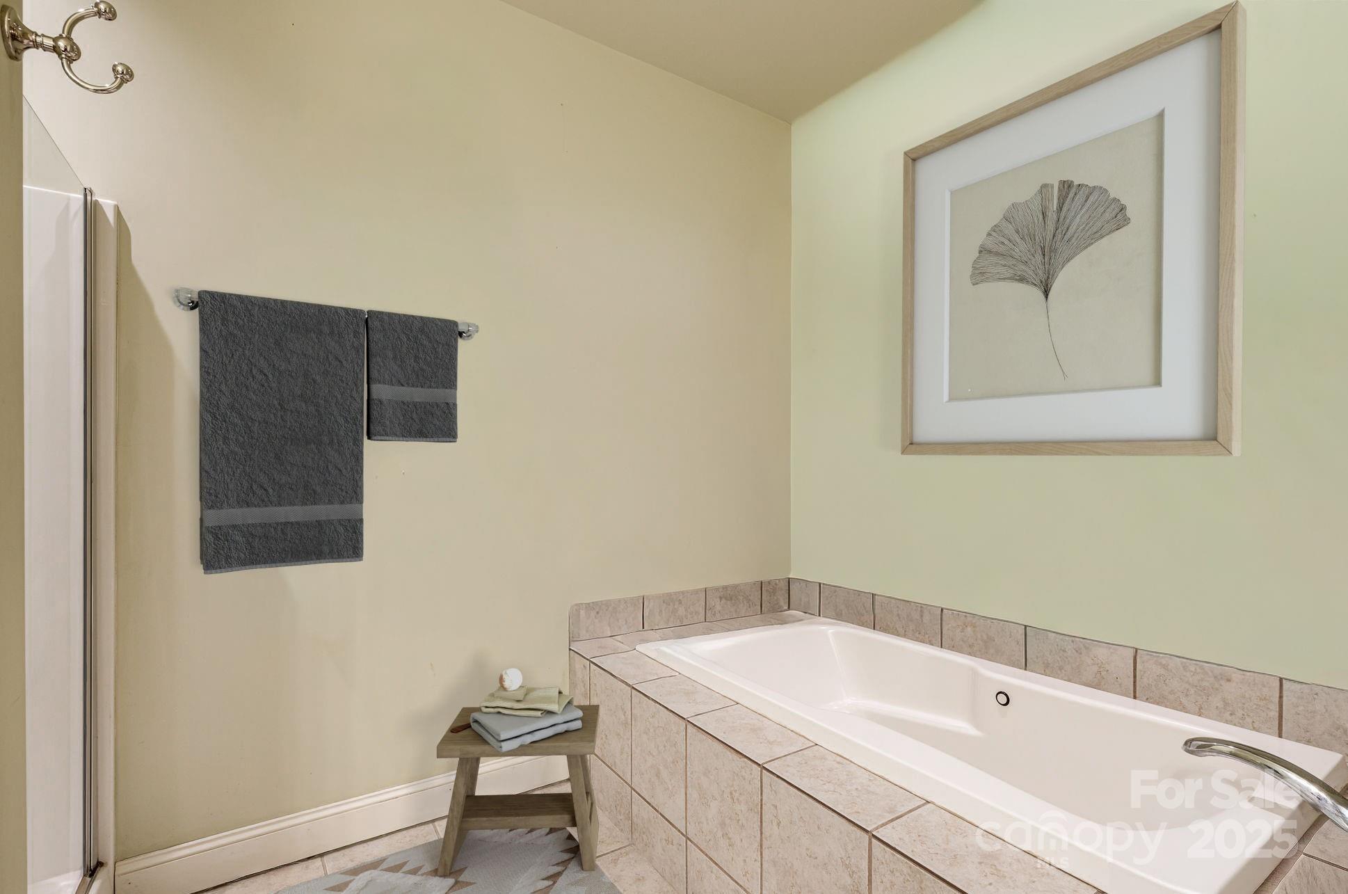 28 Trafalgar Circle Asheville NC 28805