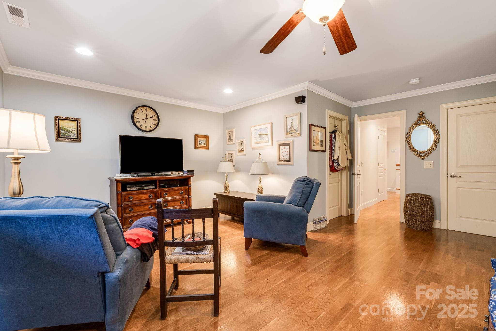 28 Trafalgar Circle Asheville NC 28805