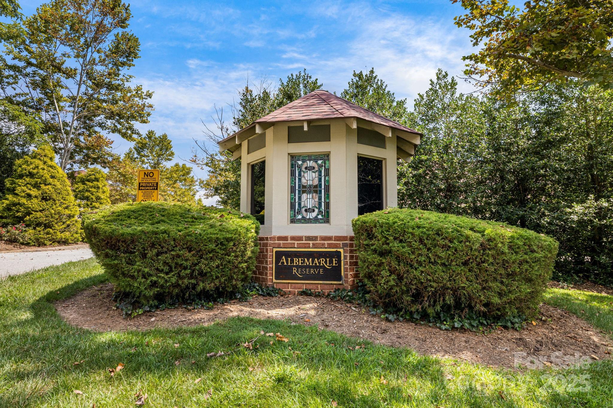 28 Trafalgar Circle Asheville NC 28805