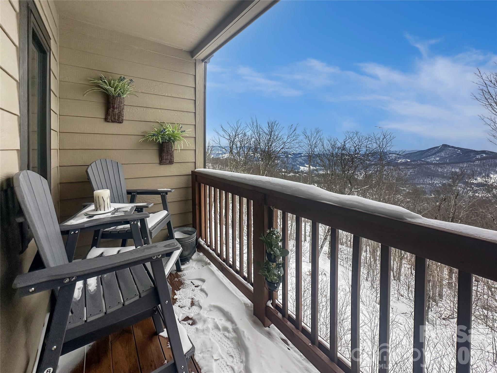 102 Sugar Ski Drive Sugar Mountain NC 28604