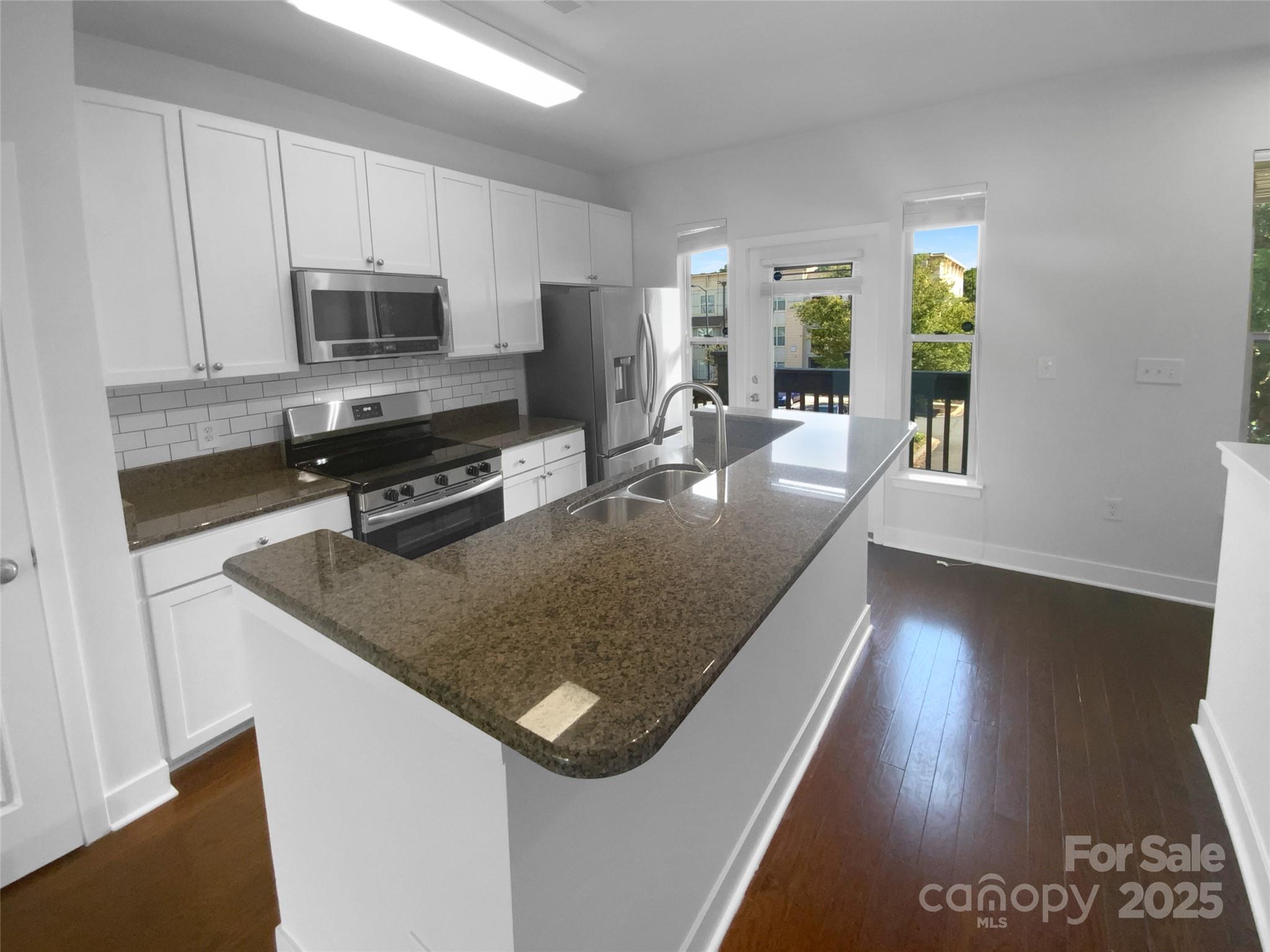 1031 Skyline View Way Charlotte NC 28204