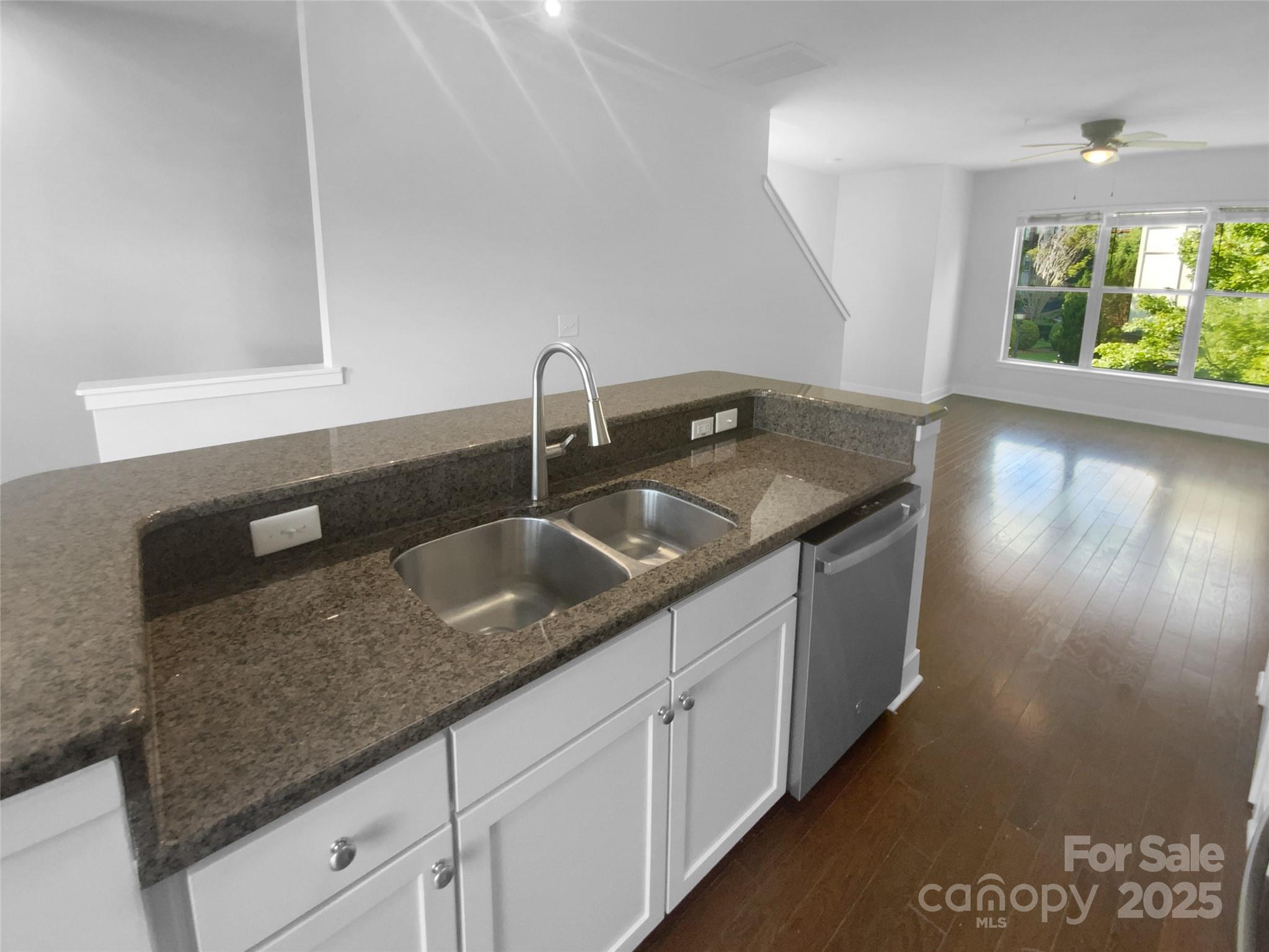 1031 Skyline View Way Charlotte NC 28204