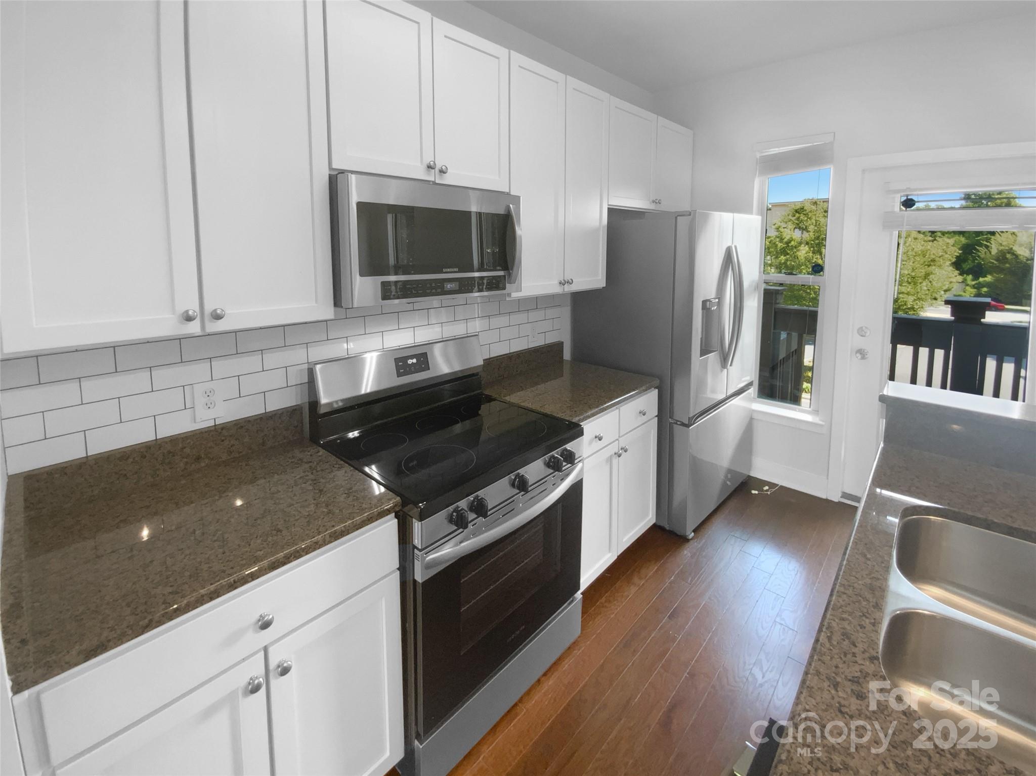 1031 Skyline View Way Charlotte NC 28204