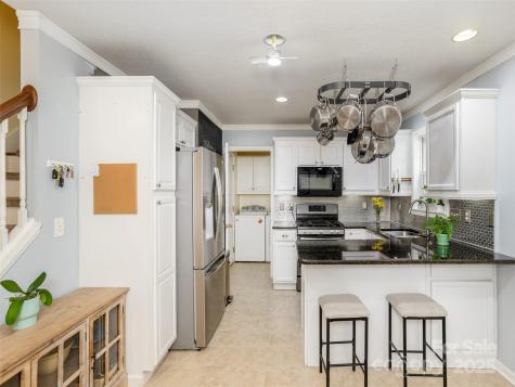 24 Lanceford Circle Fletcher NC 28732