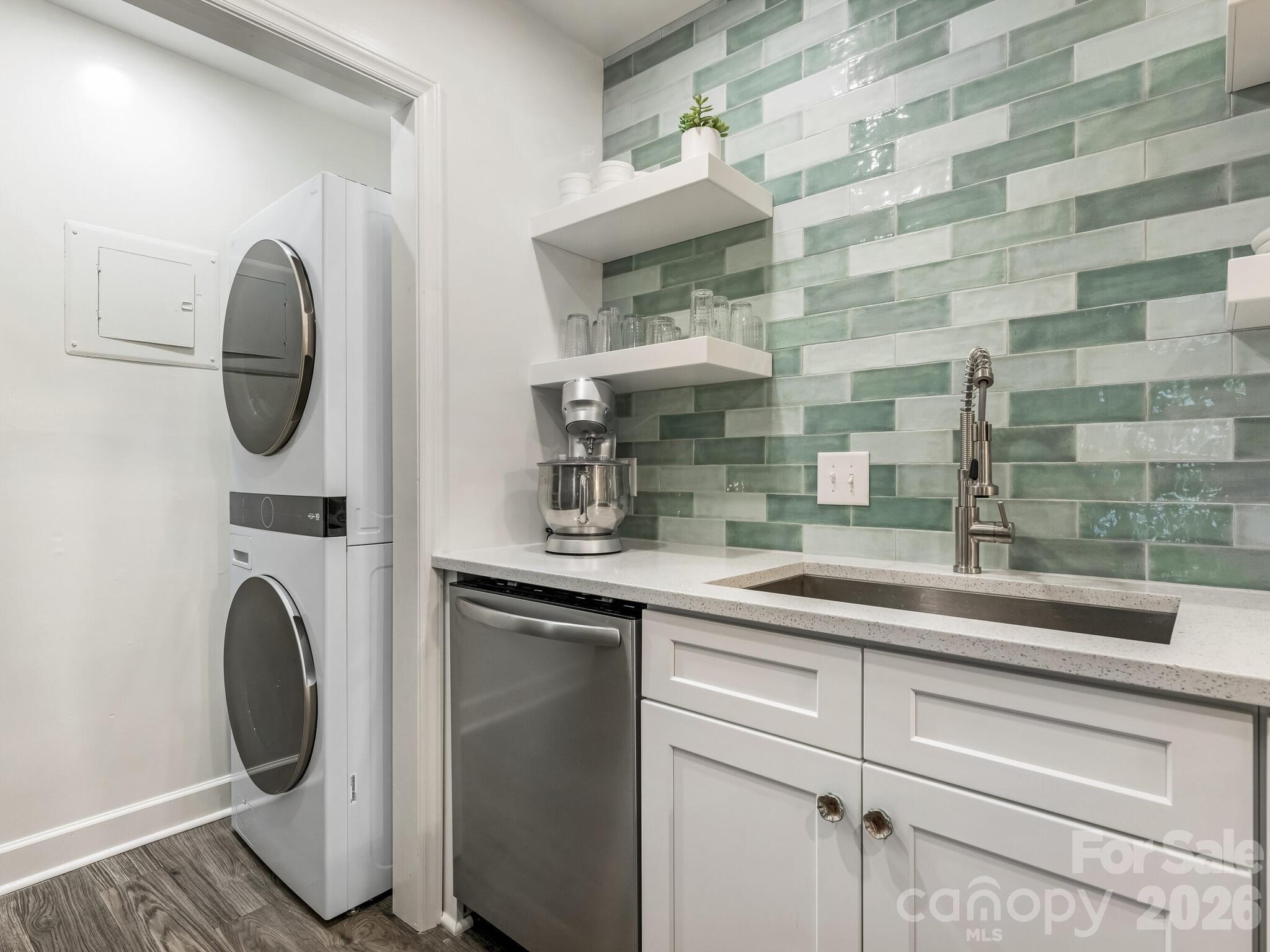 1612 Sharon Road W Charlotte NC 28210
