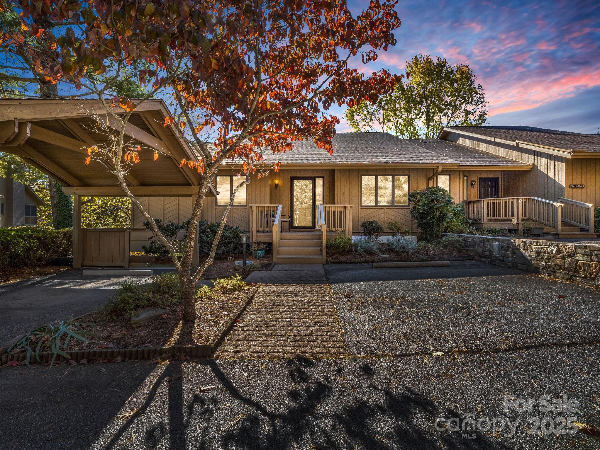 502 Live Oak Lane Hendersonville NC 28791