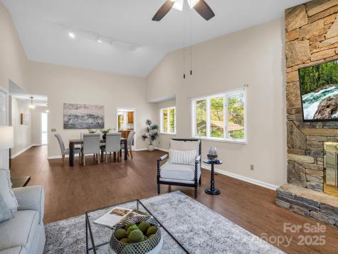 502 Live Oak Lane Hendersonville NC 28791