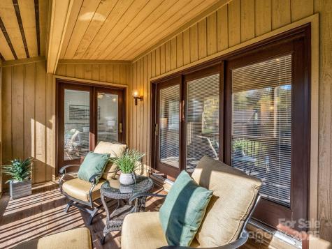 502 Live Oak Lane Hendersonville NC 28791