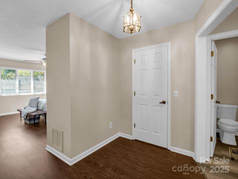 502 Live Oak Lane Hendersonville NC 28791