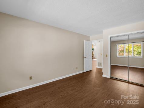 502 Live Oak Lane Hendersonville NC 28791