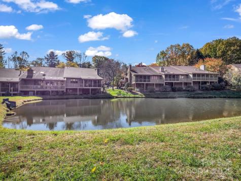 502 Live Oak Lane Hendersonville NC 28791