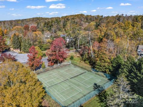 502 Live Oak Lane Hendersonville NC 28791