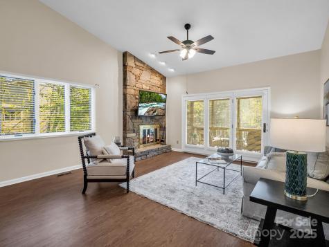 502 Live Oak Lane Hendersonville NC 28791