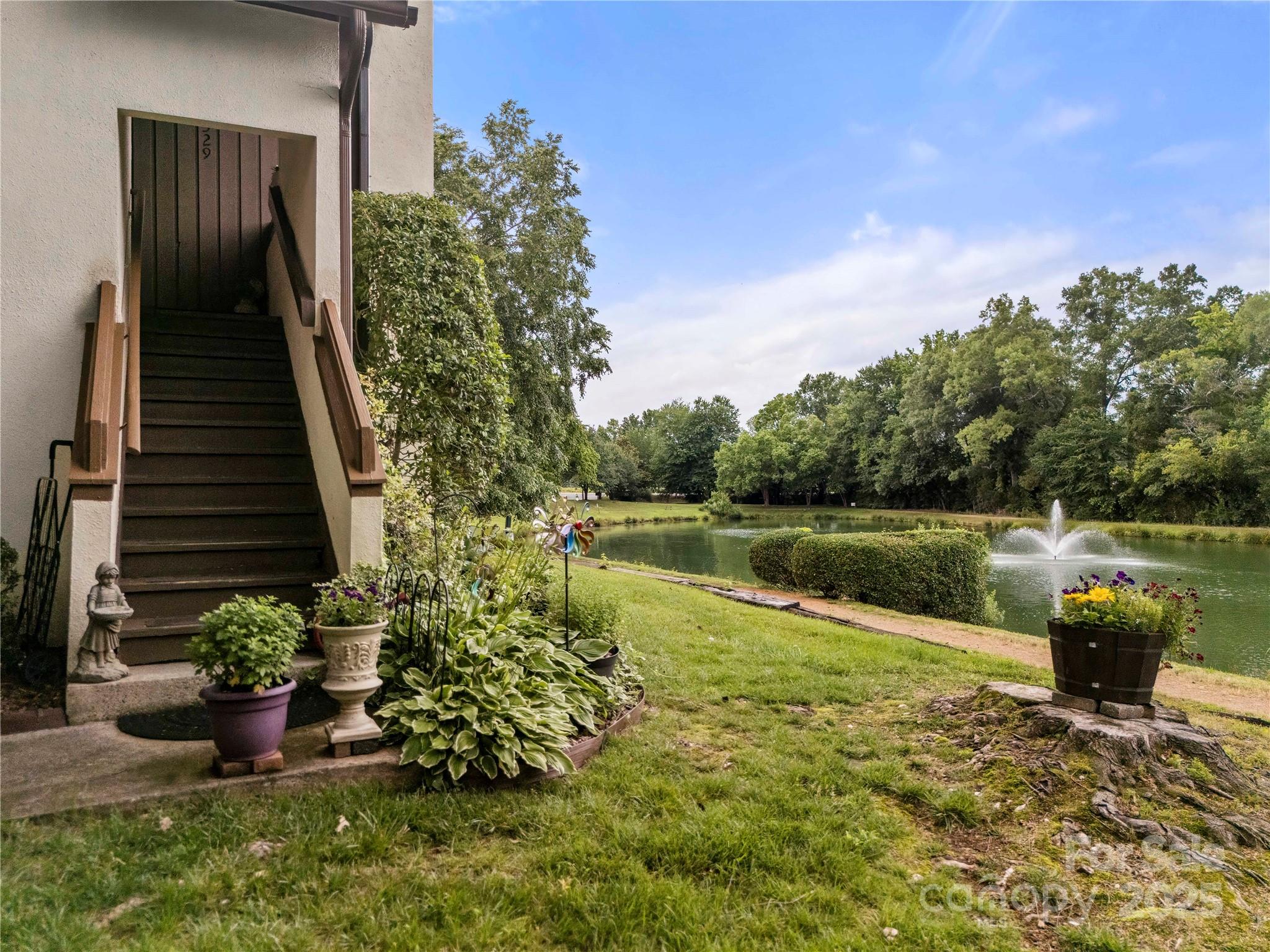 7329 Winery Lane Charlotte NC 28227