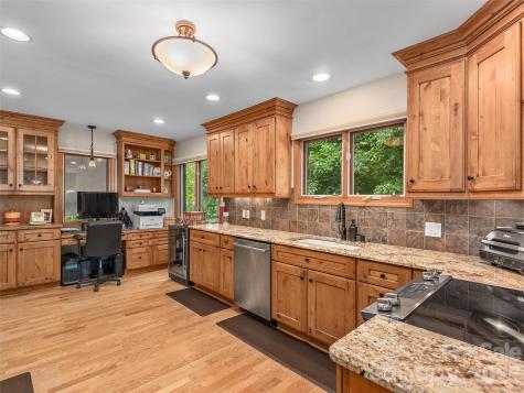503 Fleetwood Plaza Laurel Park NC 28739