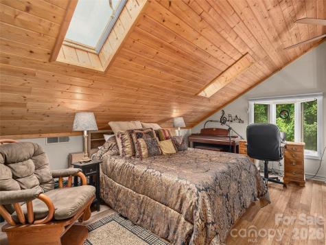 503 Fleetwood Plaza Laurel Park NC 28739