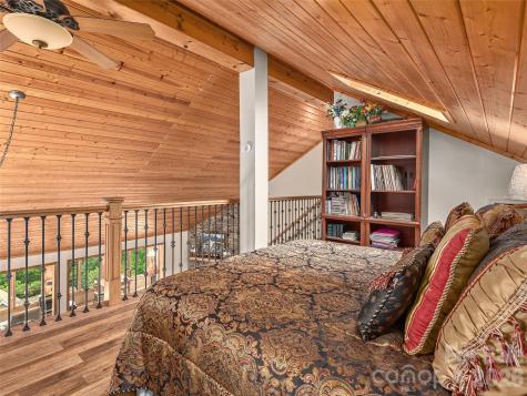 503 Fleetwood Plaza Laurel Park NC 28739