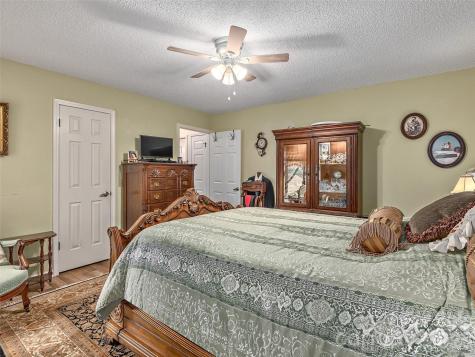 503 Fleetwood Plaza Laurel Park NC 28739