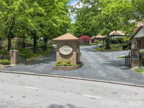 503 Fleetwood Plaza Laurel Park NC 28739