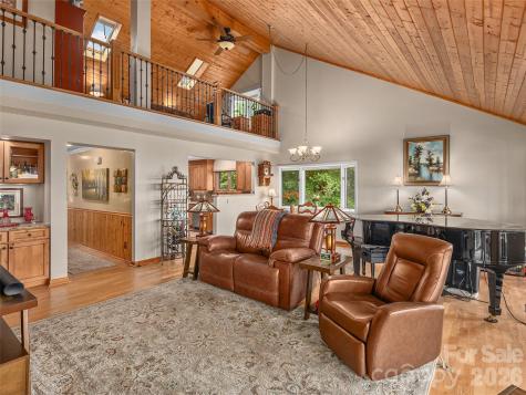 503 Fleetwood Plaza Laurel Park NC 28739